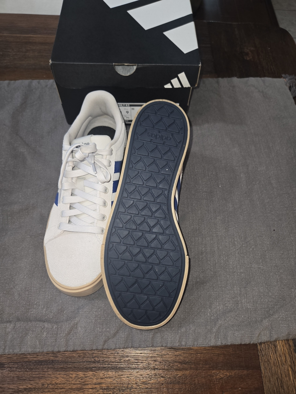 Adidas Suede White Sneakers with Blue Stripes and Gum Sole Unisex Size M8 W10 - Picture 3 of 9